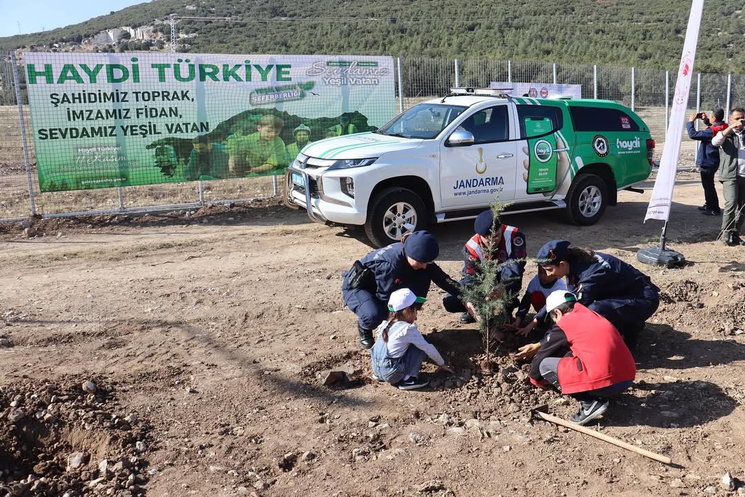 Jandarma Ekipleri Milli Ağaçlandırma Günü’nde Fidan Dikti (6)