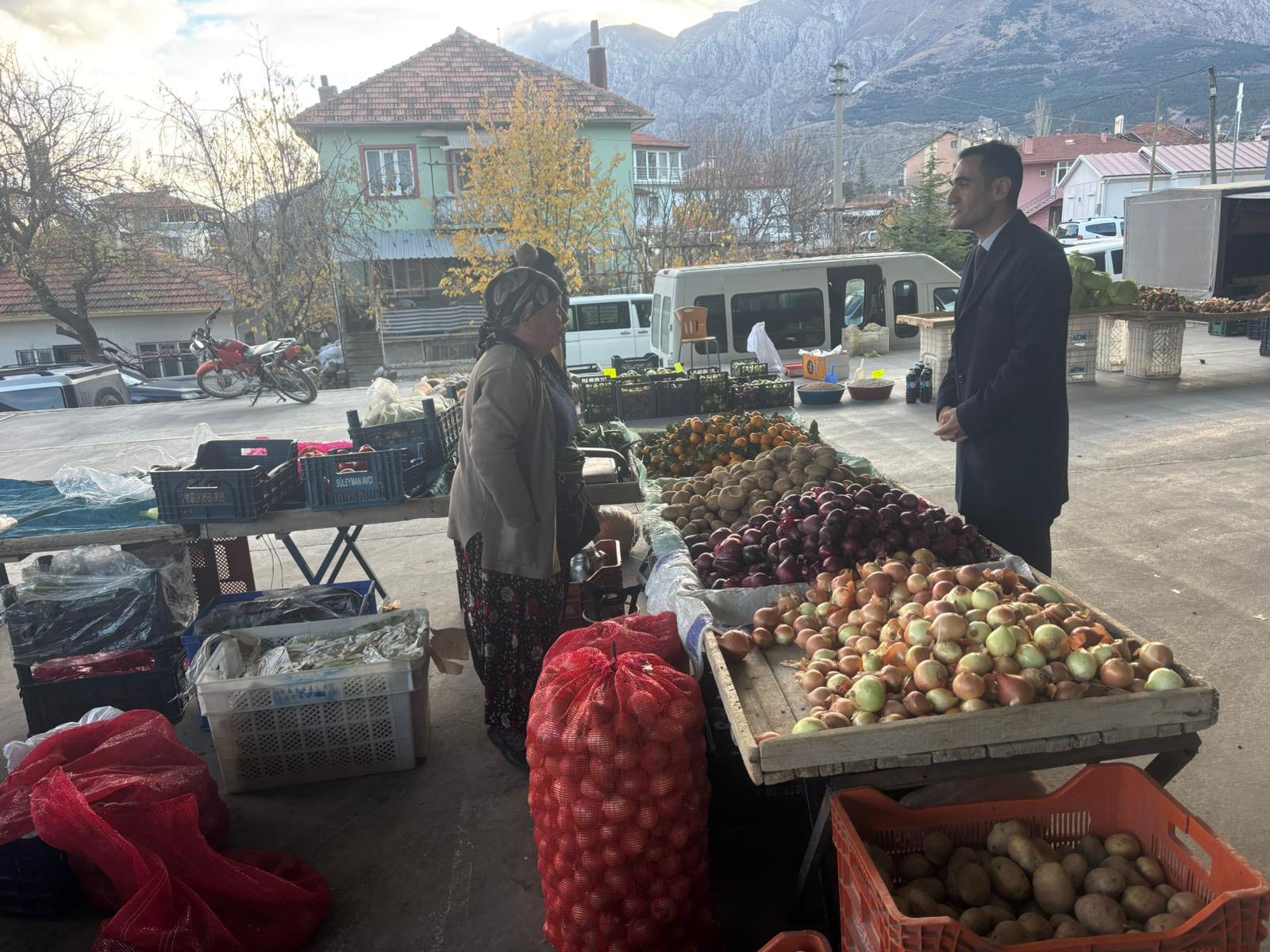 Kaymakam Açıkgöz’den Pazar Esnafına Ziyaret (7)