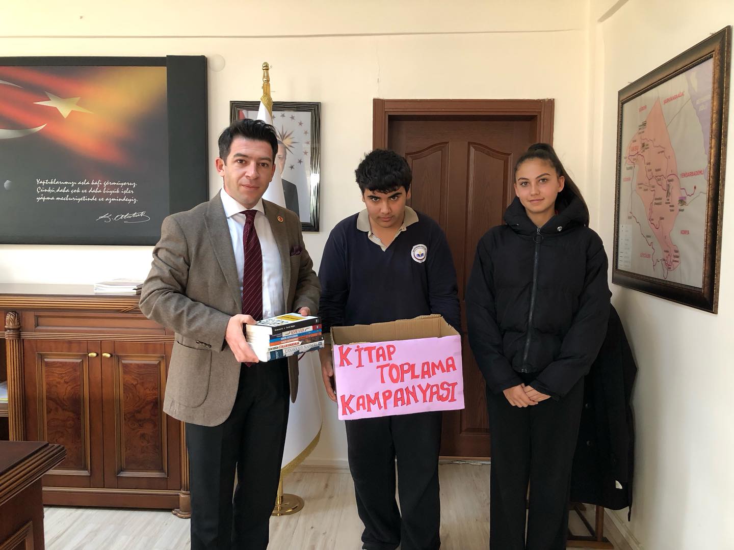 Kaymakam Aydın’dan Okul Kütüphanesine Kitap Desteği (2)