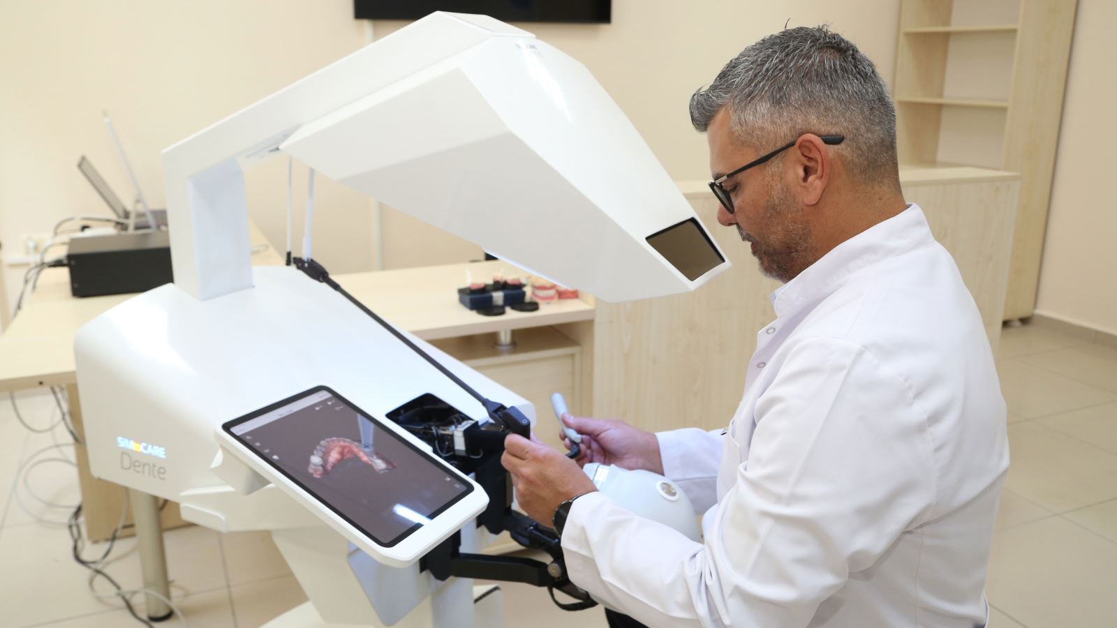 Sdü Diş Hekimliği Fakültesi’nde “Sanal Gerçeklik Laboratuvarı” Açıldı (2)