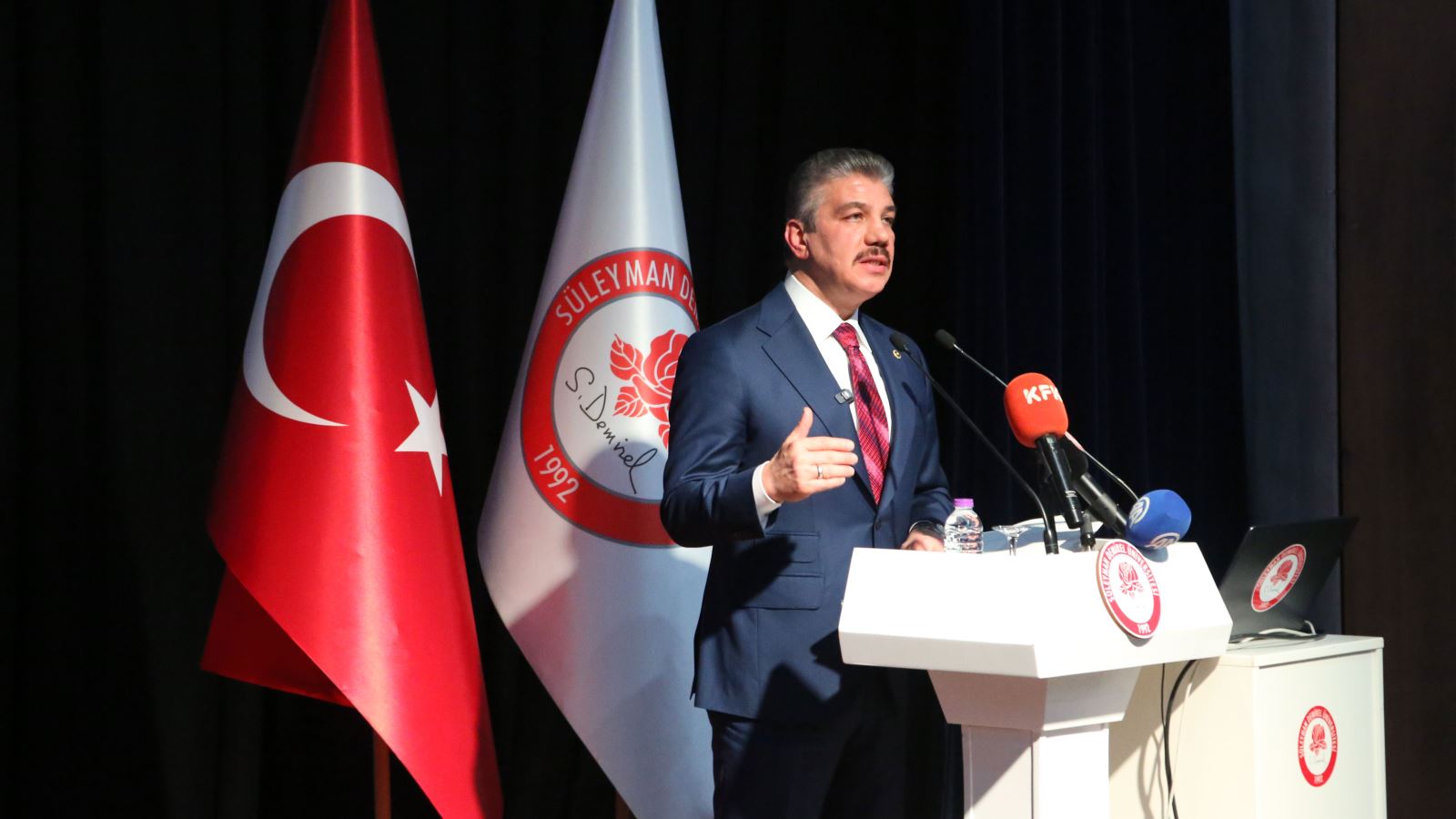 Sdü’de “Gazze İnsani Durum Ve Uluslararası Hukuk” Konferansı Düzenlendi (4)