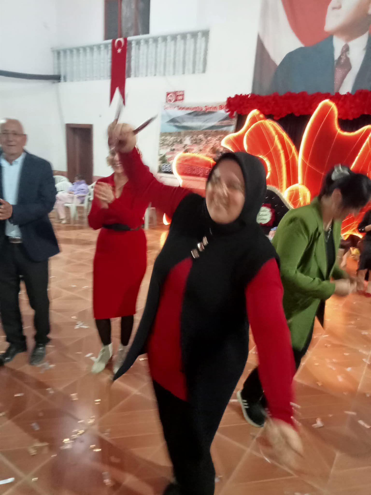 Şehit Acısının Yaşandığı Gün Chp’li İsimlerden Tepki Çeken Görüntüler (4)