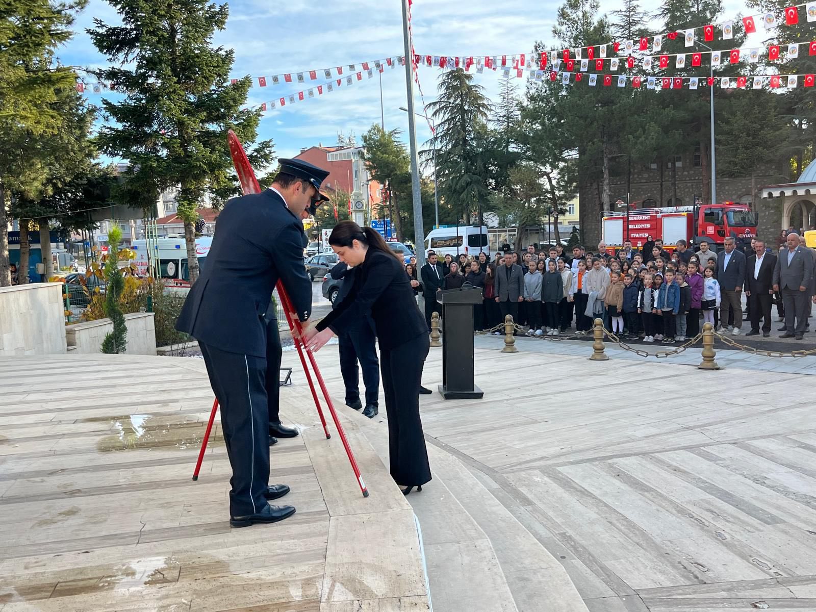 Senirken’te Ata’ya Saygı (2)