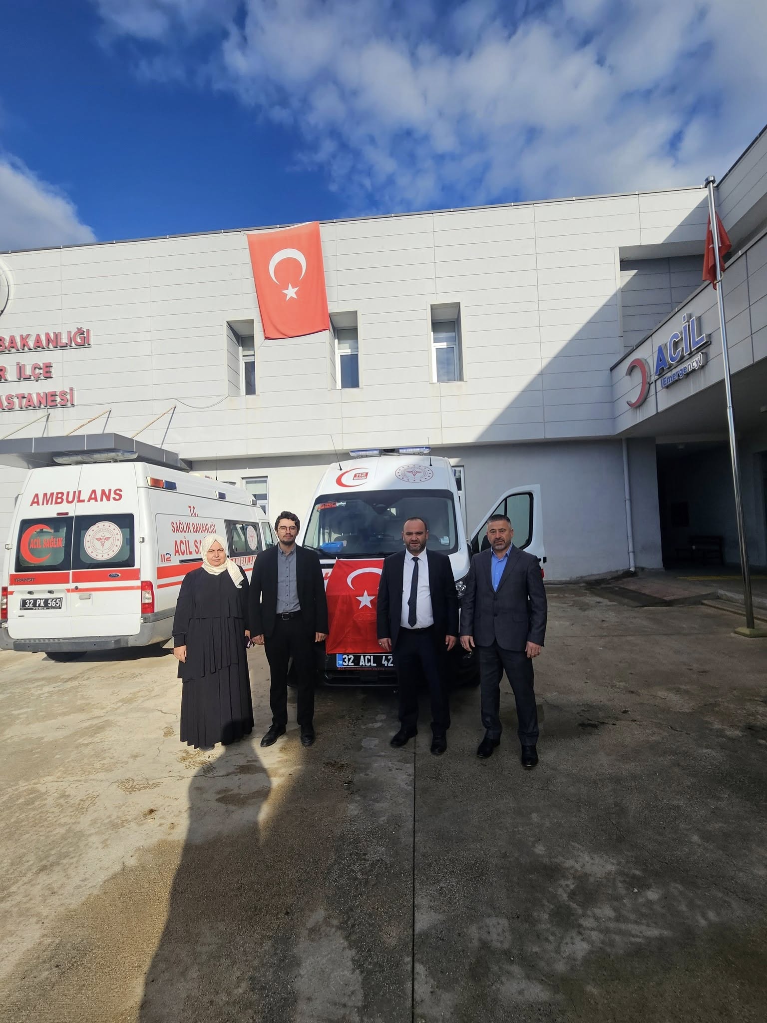 Sütçüler Devlet Hastanesi’ne Yeni 4X4 Ambulans Hizmete Girdi (4)