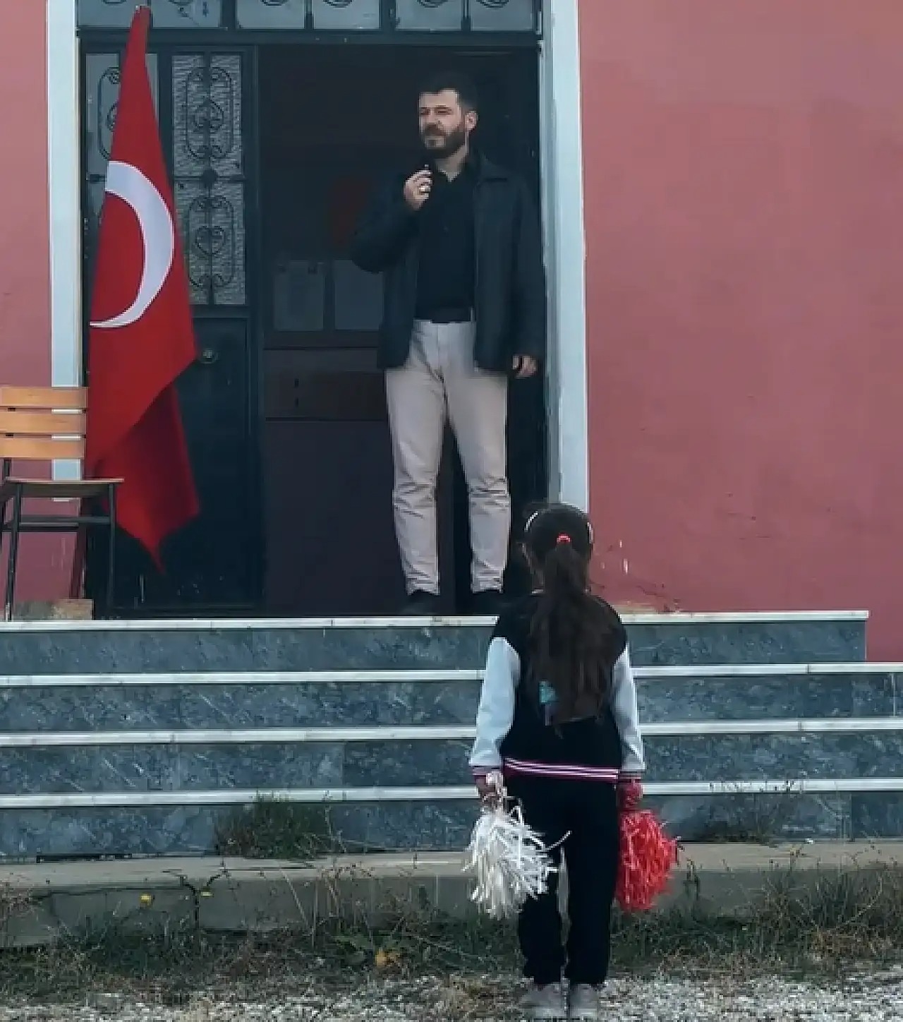 “Tek Öğrencili Okulda Cumhuriyet Coşkusu Türkiye’yi Duygulandırdı” (2)