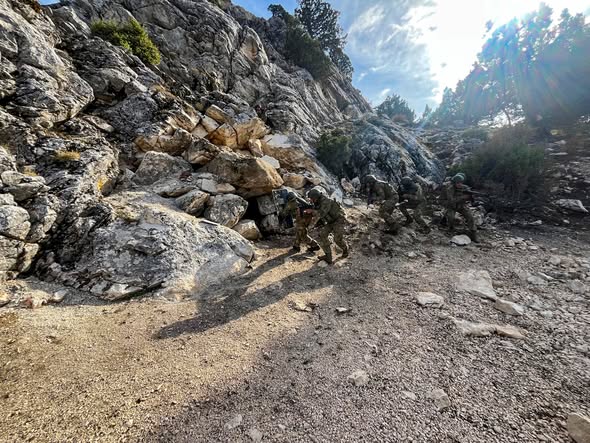 Türk Ve Azerbaycan Komandoları Eğirdir’de Tatbikatı Tamamladı (4)