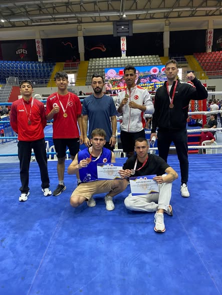 Uay Thai Şampiyonasında Madalya Yağmuru