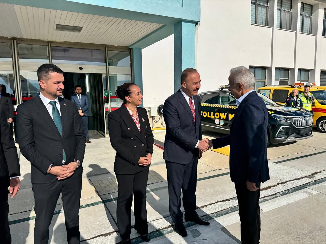 Ulaştırma Ve Altyapı Bakanı Uraloğlu Isparta’da Karşılandı (2)