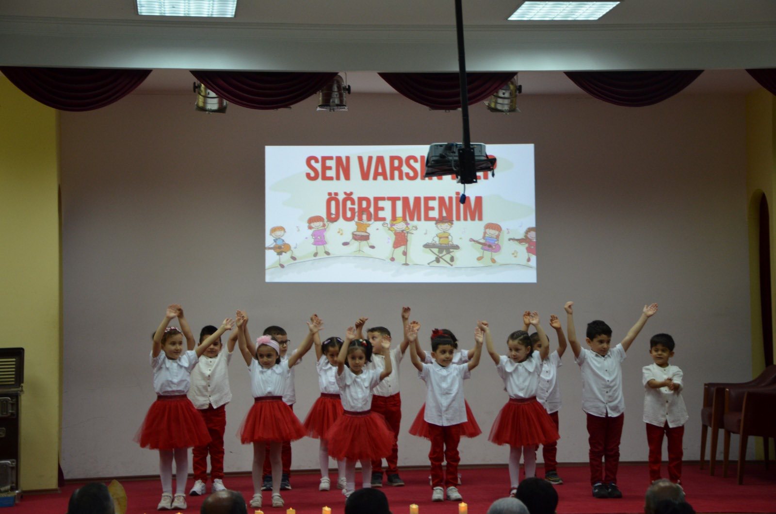 Uluborlu’da Öğretmenler Günü Coşkuyla Kutlandı (5)