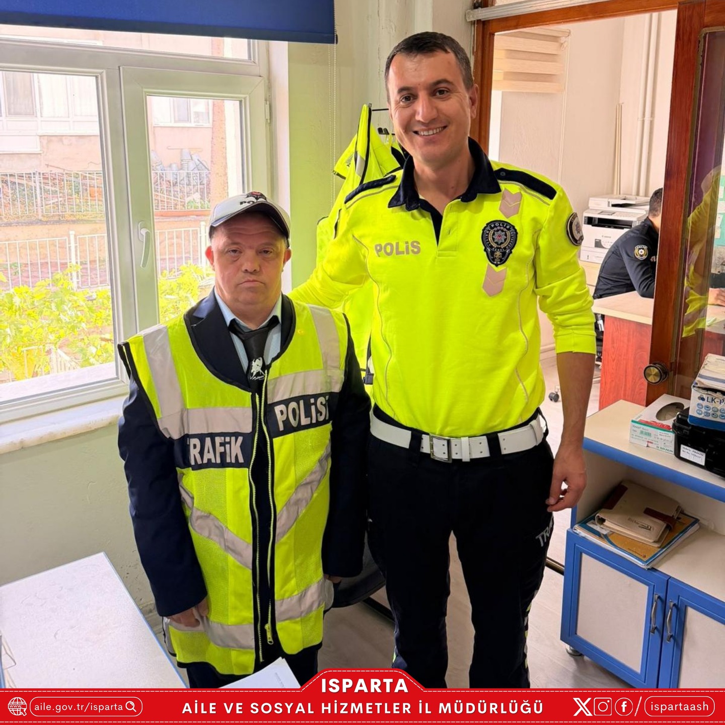 Uluborlu’da Özel Bireylerden Emniyete Anlamlı Ziyaret (2)