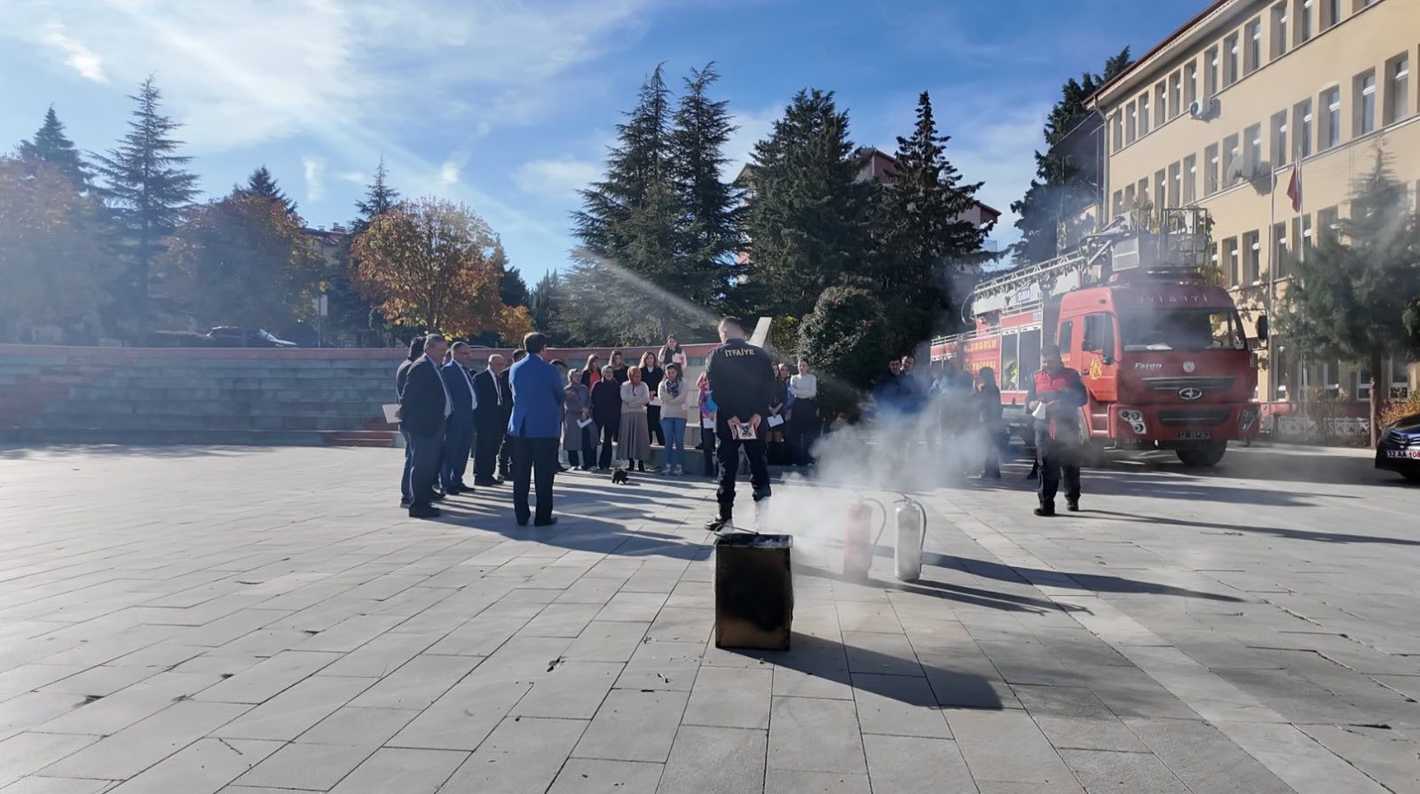 Uluborlu’da Yangın Eğitimi Ve Tatbikatı Gerçekleştirildi (1)