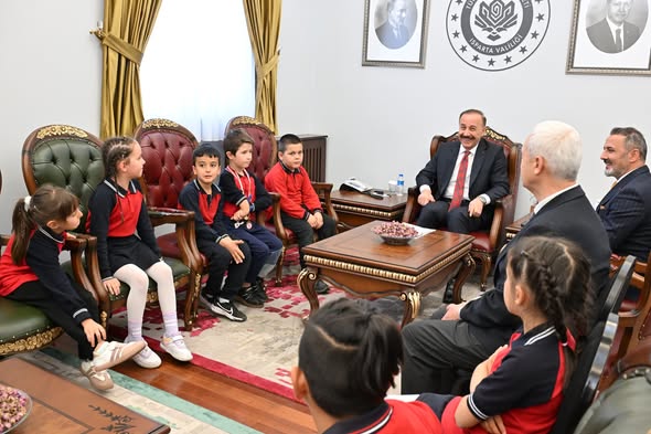 Vali Erden, Şehit Hasan Hüseyin Gül İlkokulu Öğrencileriyle Buluştu 2