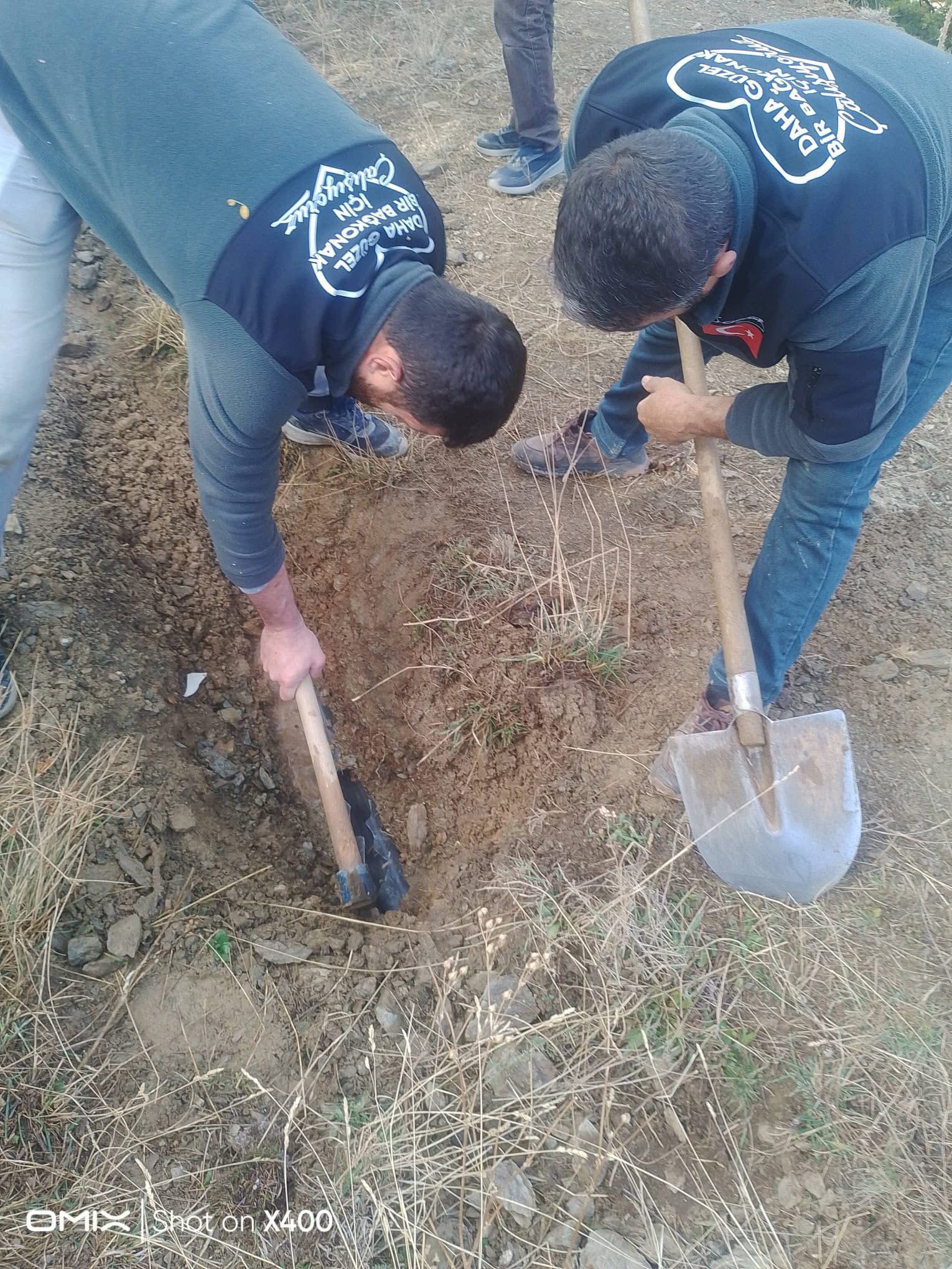Yalvaç Bağkonak’ta İçme Suyu Hattına Sabotaj Muhtarlık Sorumluları Arıyor (5)