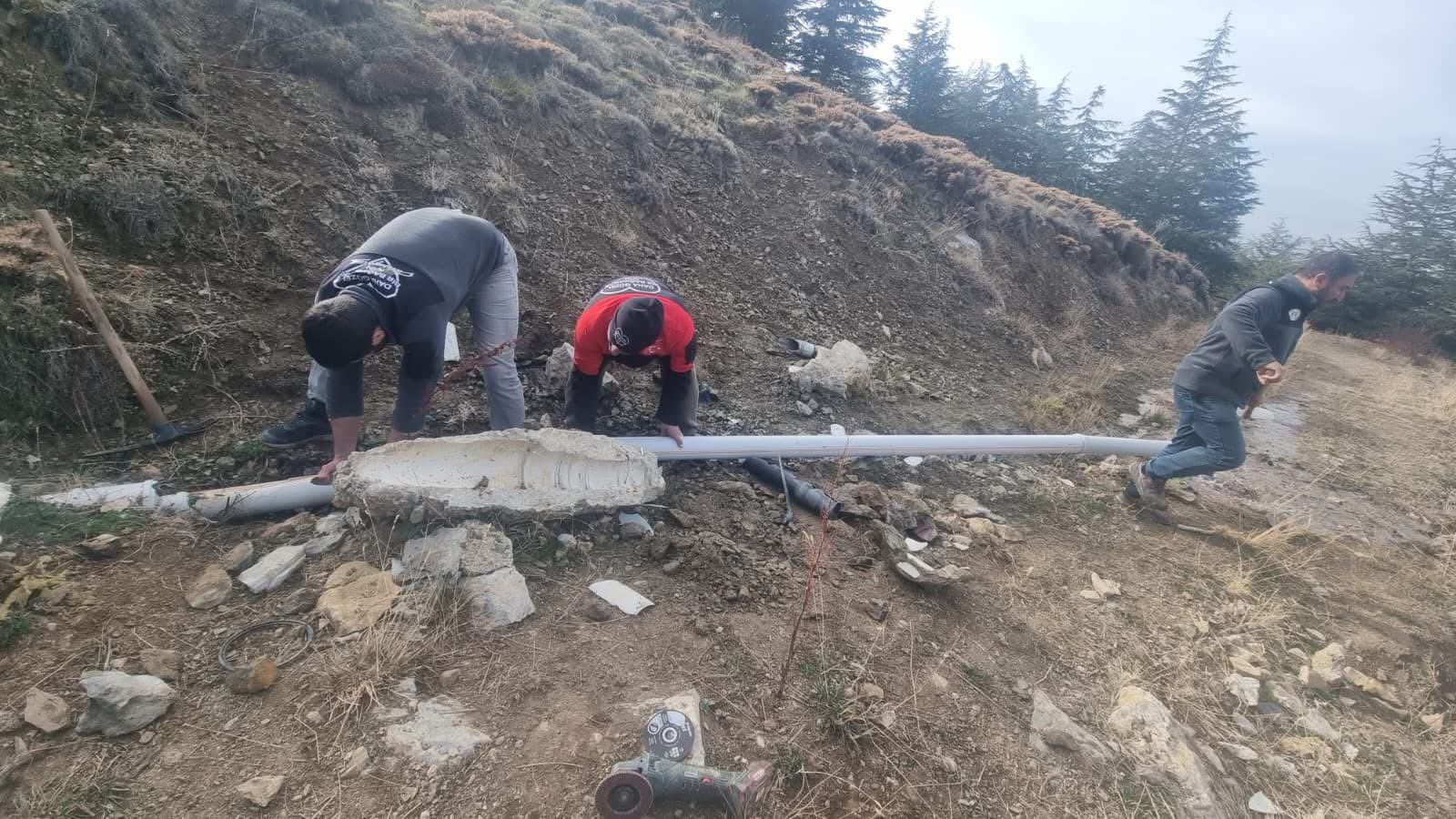 Yalvaç Bağkonak’ta İçme Suyu Hattına Sabotaj Muhtarlık Sorumluları Arıyor (6)