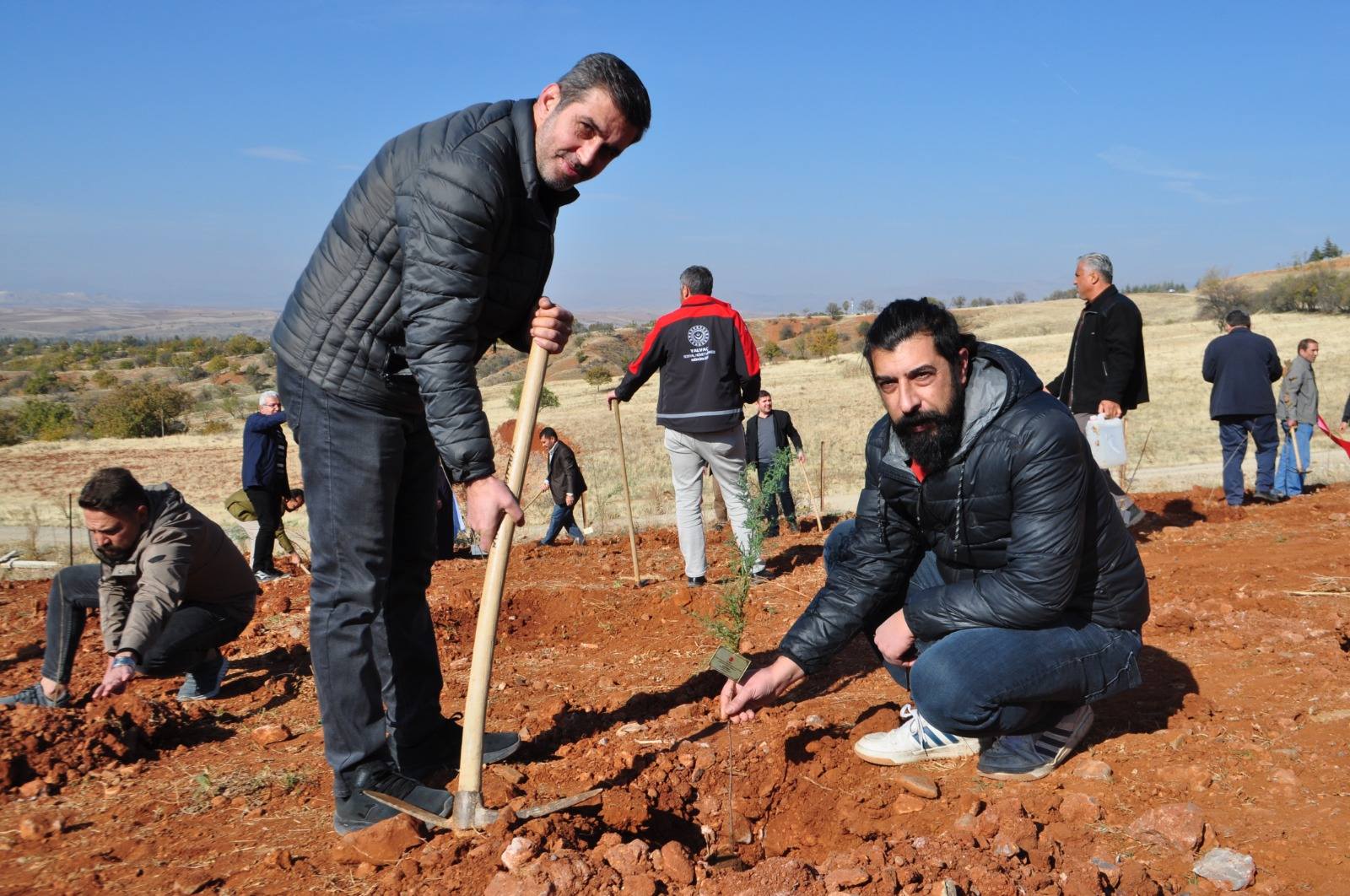 Yalvaç Tso’dan Anlamlı Hatıra Yönetim Ve Meclis Üyeleri Fidan Dikti (2)