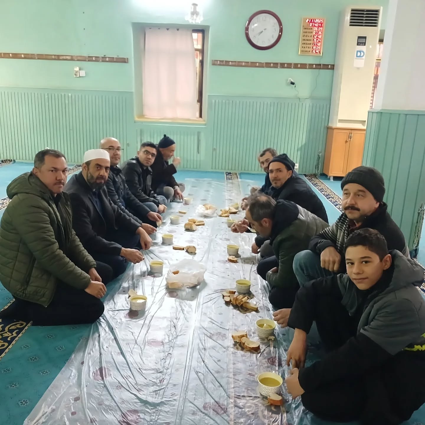 Yalvaç’ta Sabah Namazı Buluşmasına Yoğun Ilgi (1)