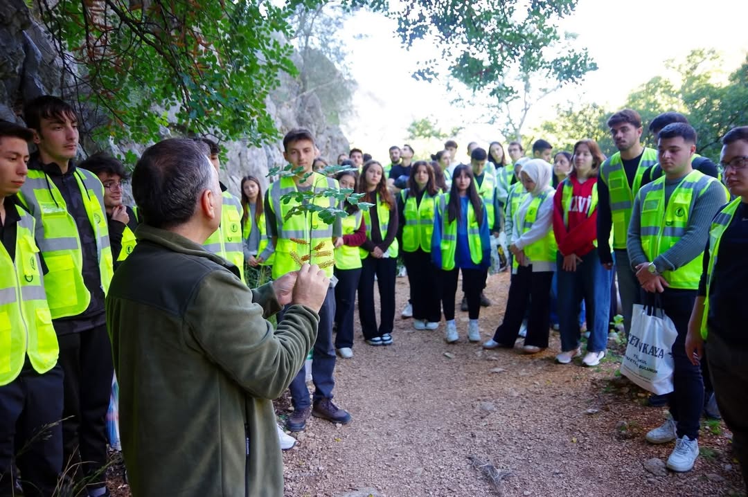 Yazılı Kanyon Tabiat Parkı’nda Orman Botaniği Uygulaması Gerçekleştirildi (5)