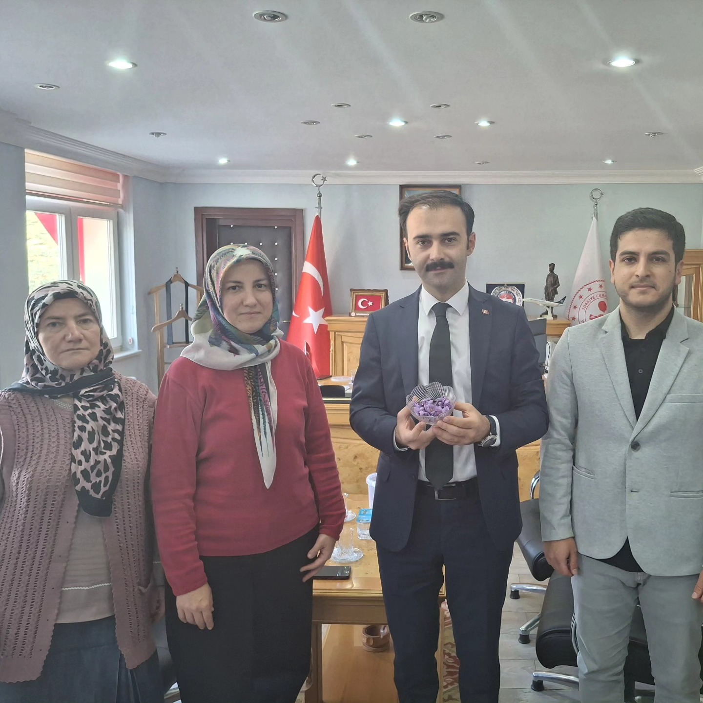 Yenişarbademli’de Safran Üreticilerinden Kaymakam Gürbüz’e Ziyaret (2)