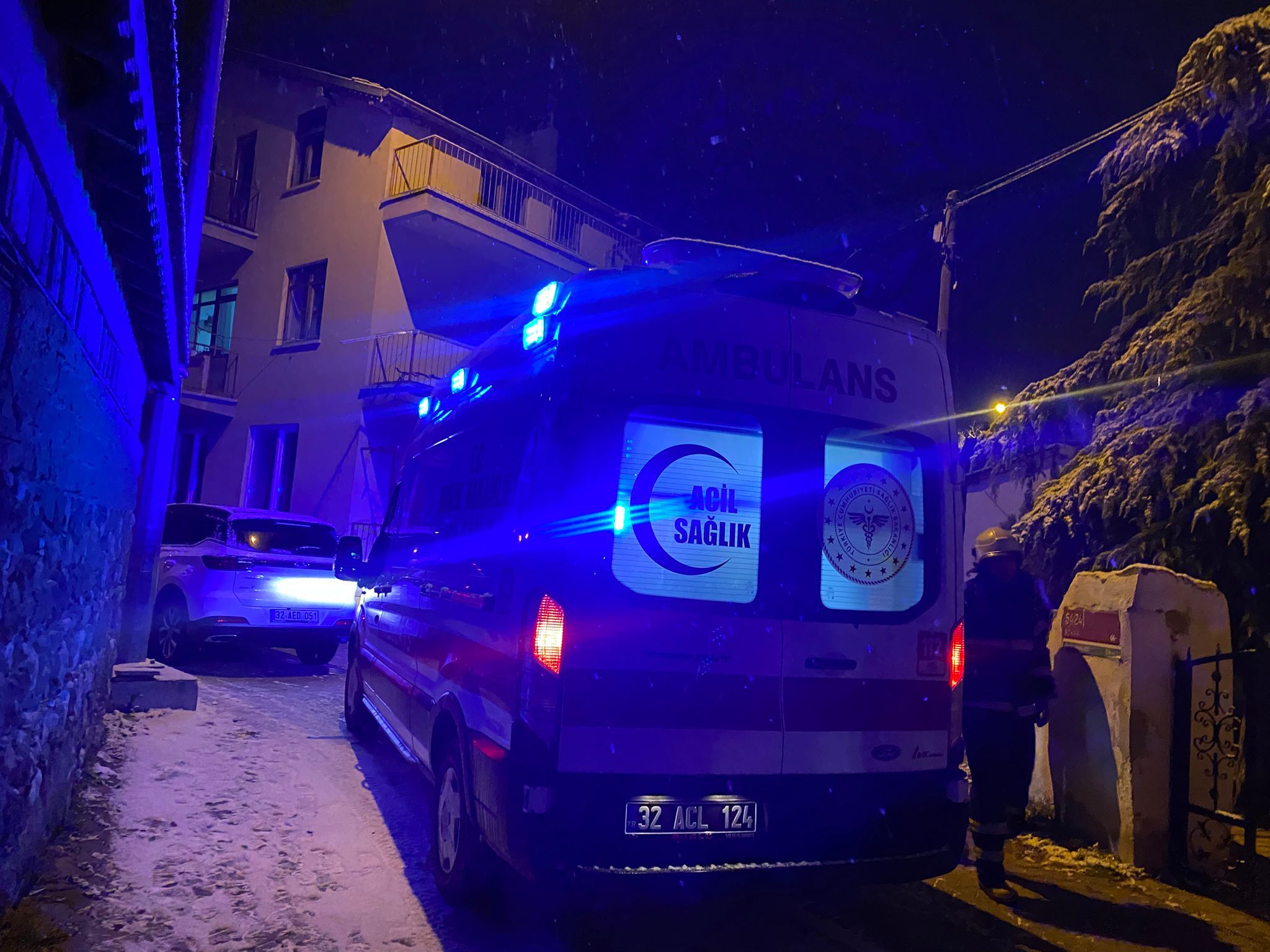 Ailesine Kızıp Aracını Ateşe Verdi (9)