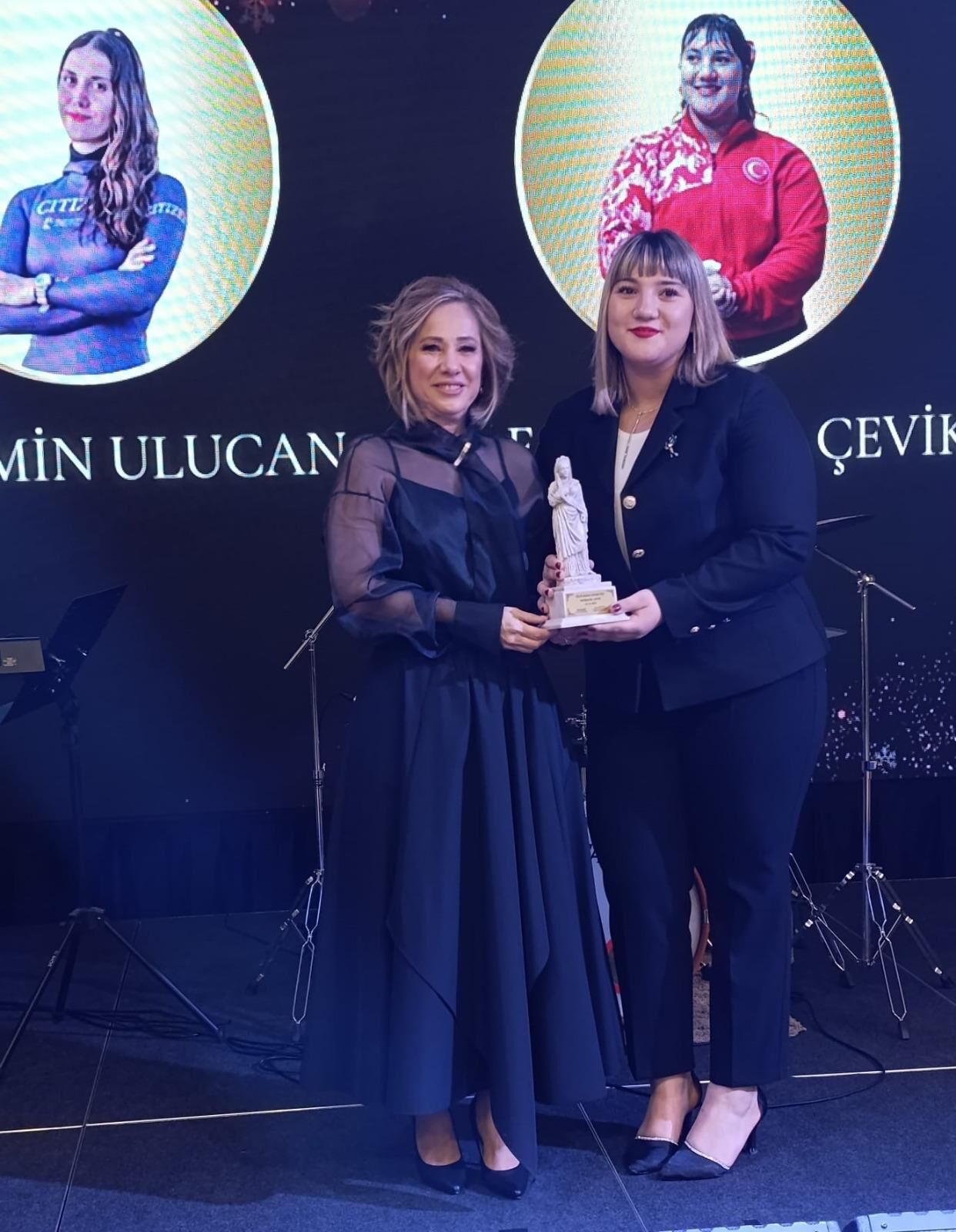 Anti̇kad’dan Avrupa Rekoru Kıran Milli Sporcuya “Yılın Kadın Sporcusu” Ödülü (1)