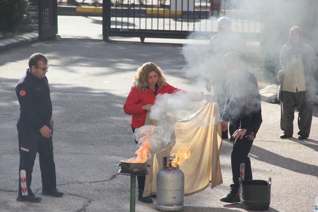 Atabey Hükümet Konağı’nda Yangın Güvenliği Eğitimi Gerçekleştirildi (1)