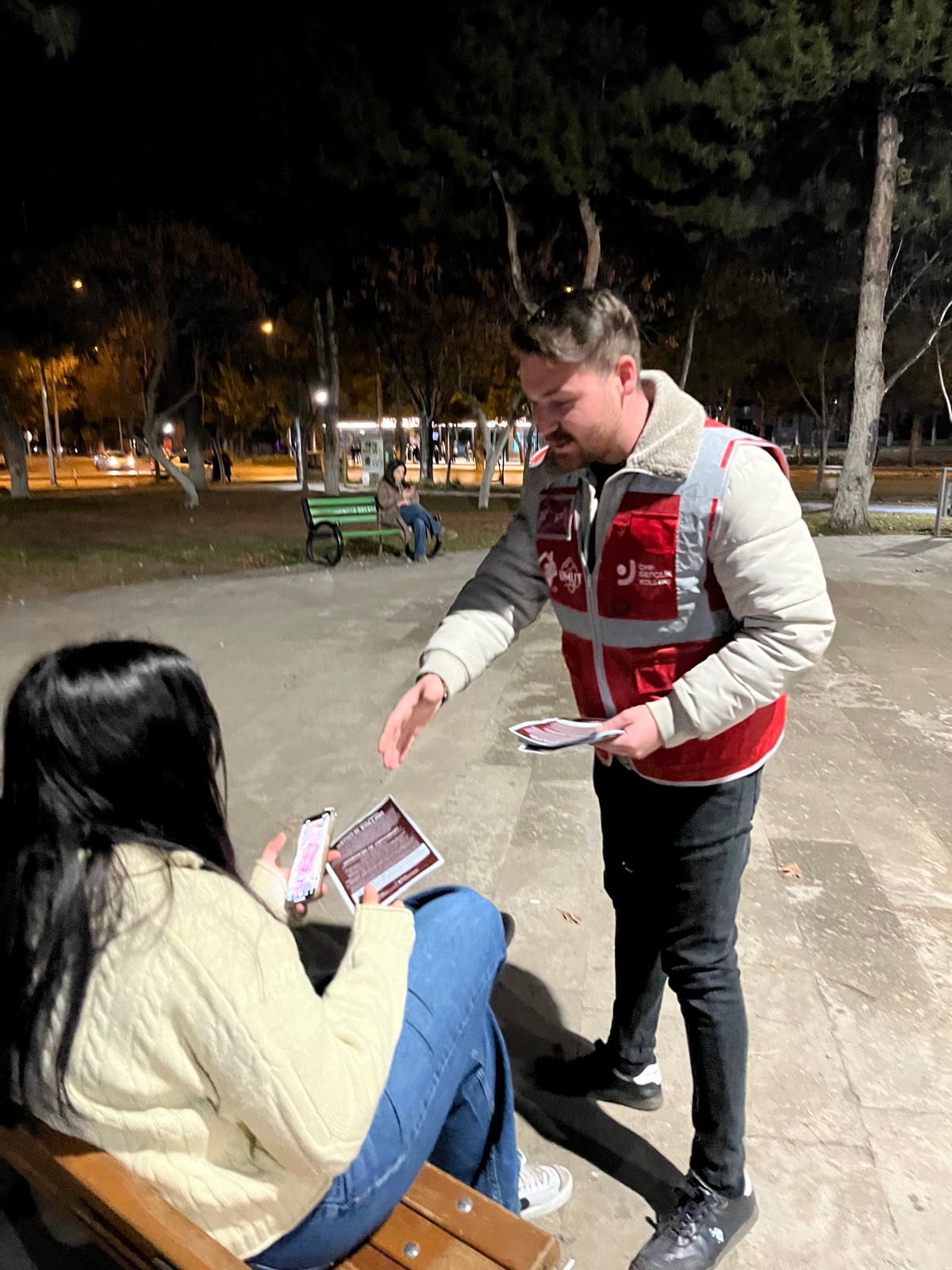 Chp Isparta’dan Gençlere Sıcak Dokunuş Tanışma Standına Yoğun Ilgi (3)