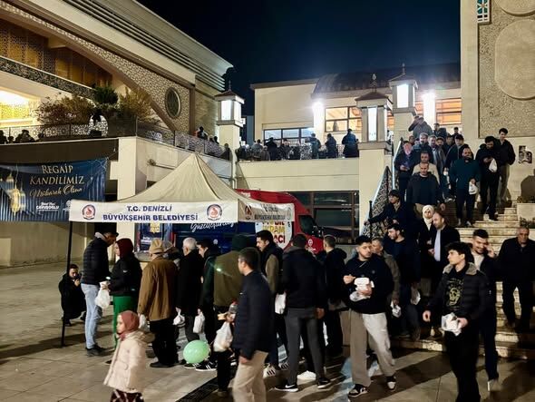Denizli’de Regaip Kandili’nde İrmik Helvası İkramı 2