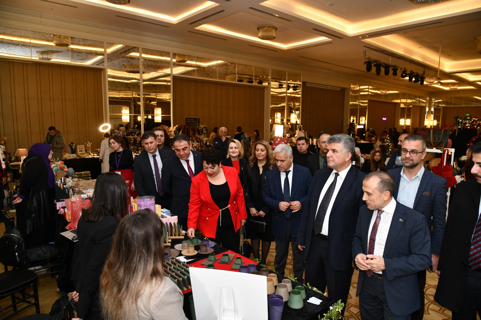 Girişimci Kadınlar Yılbaşı Pazarı 3. Kez Kapılarını Açtı (6) Kopya