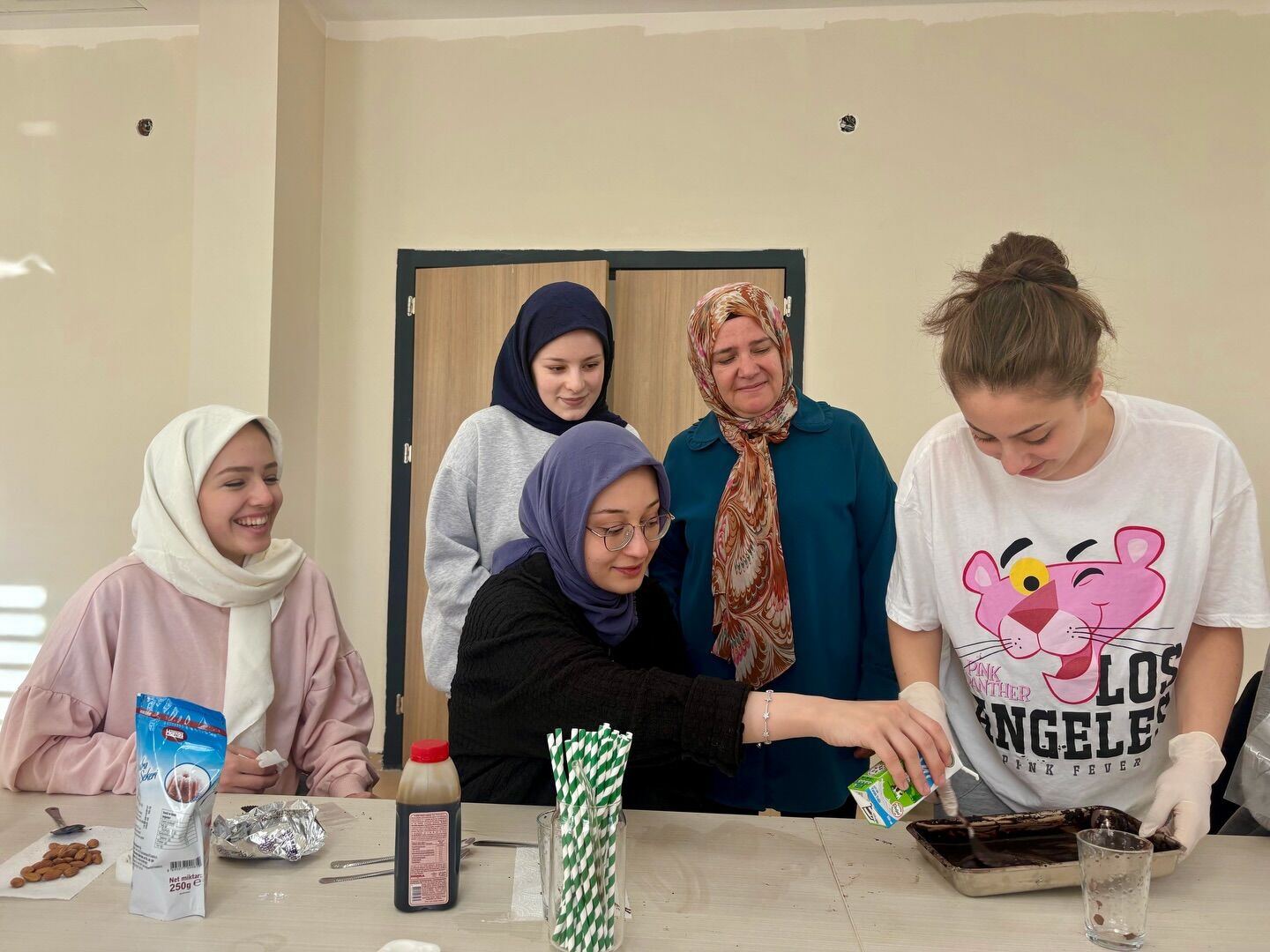 Gülistan Yurt Müdürlüğü’nde Tatlı Bir Atölye Etkinliği Gerçekleştirildi (3)