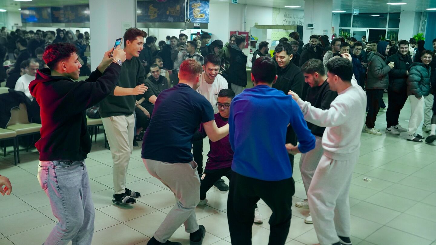 Isparta Gençlik Ve Spor İl Müdürlüğü’nden Öğrencilere Moral Gecesi 1