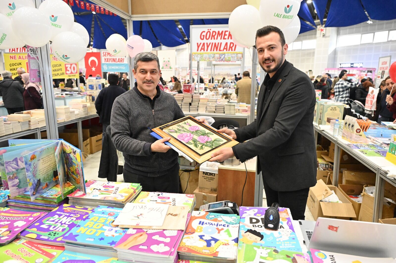 Isparta Kitap Fuari Sona Erdi (8)