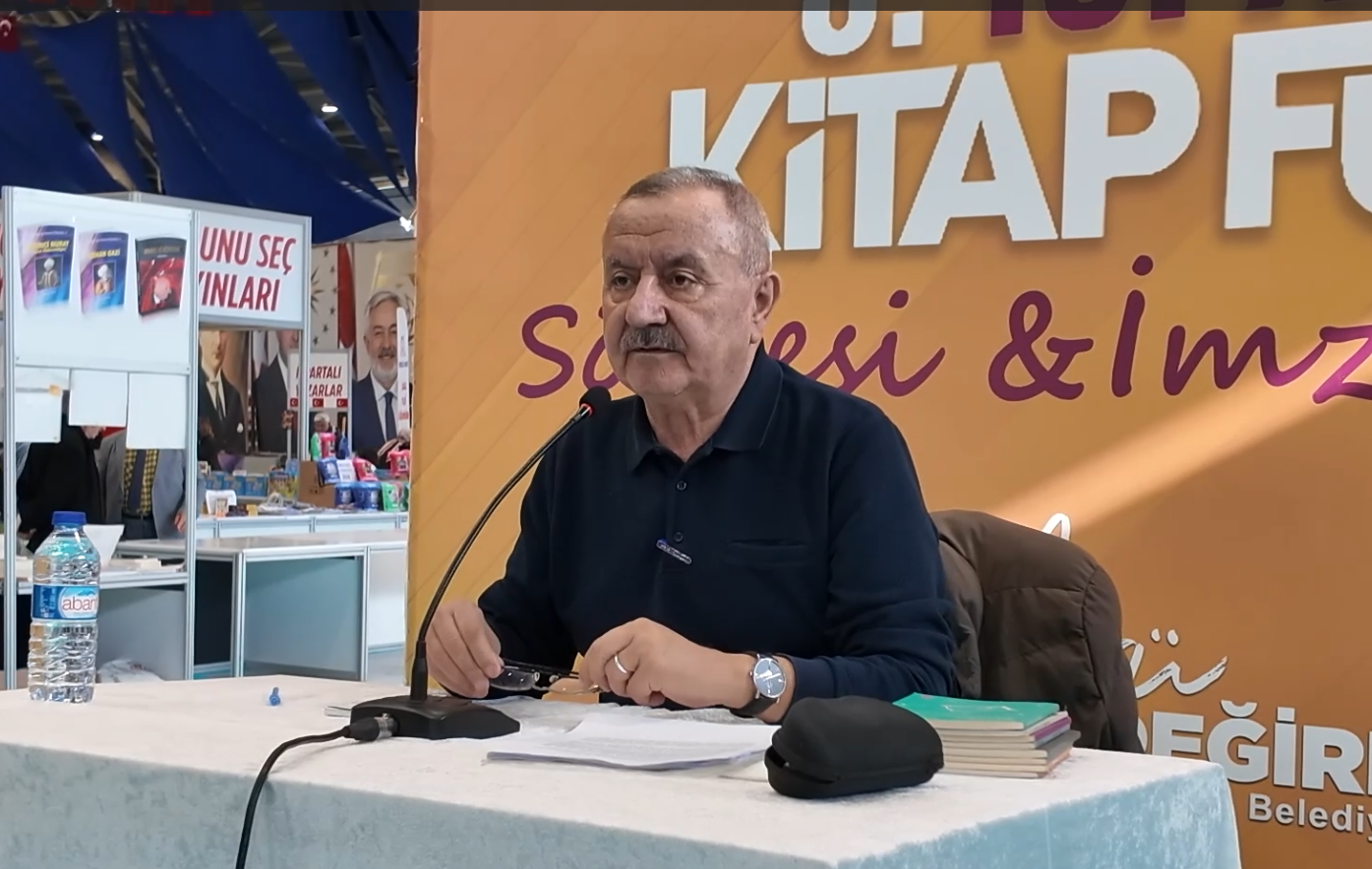 Isparta Kitap Fuari Sukru Erbas Ve Saliha Erdim Imza Soylesi (2)