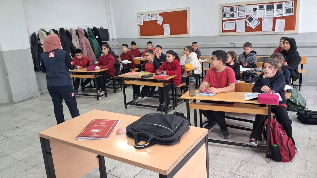 Isparta’da 112 Ekiplerinden Öğrencilere Farkındalık Eğitimi (2)