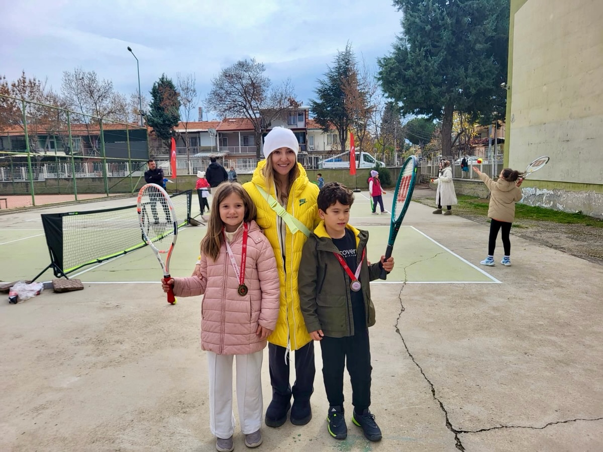 Isparta’da 8 Yaş Tenis Turnuvası Sona Erdi (4)