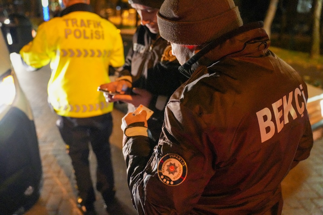 Isparta’da Abartı Egzoz Ve Modifiyeli Araçlar Denetlendi (2)