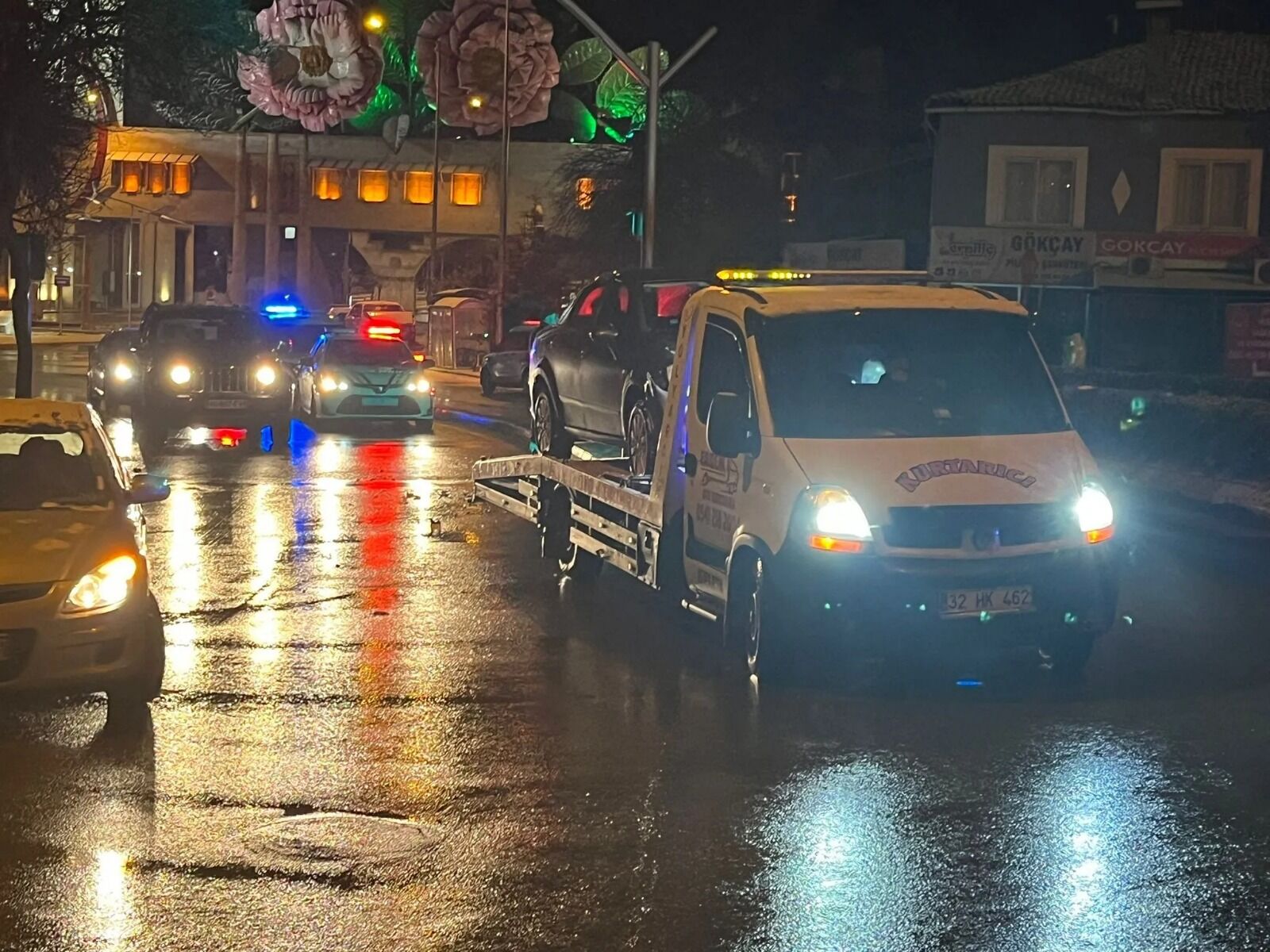Isparta’da Alkollü Sürücü Ters Yönde Girdi, Iki Araç Kafa Kafaya Çarpıştı (1)