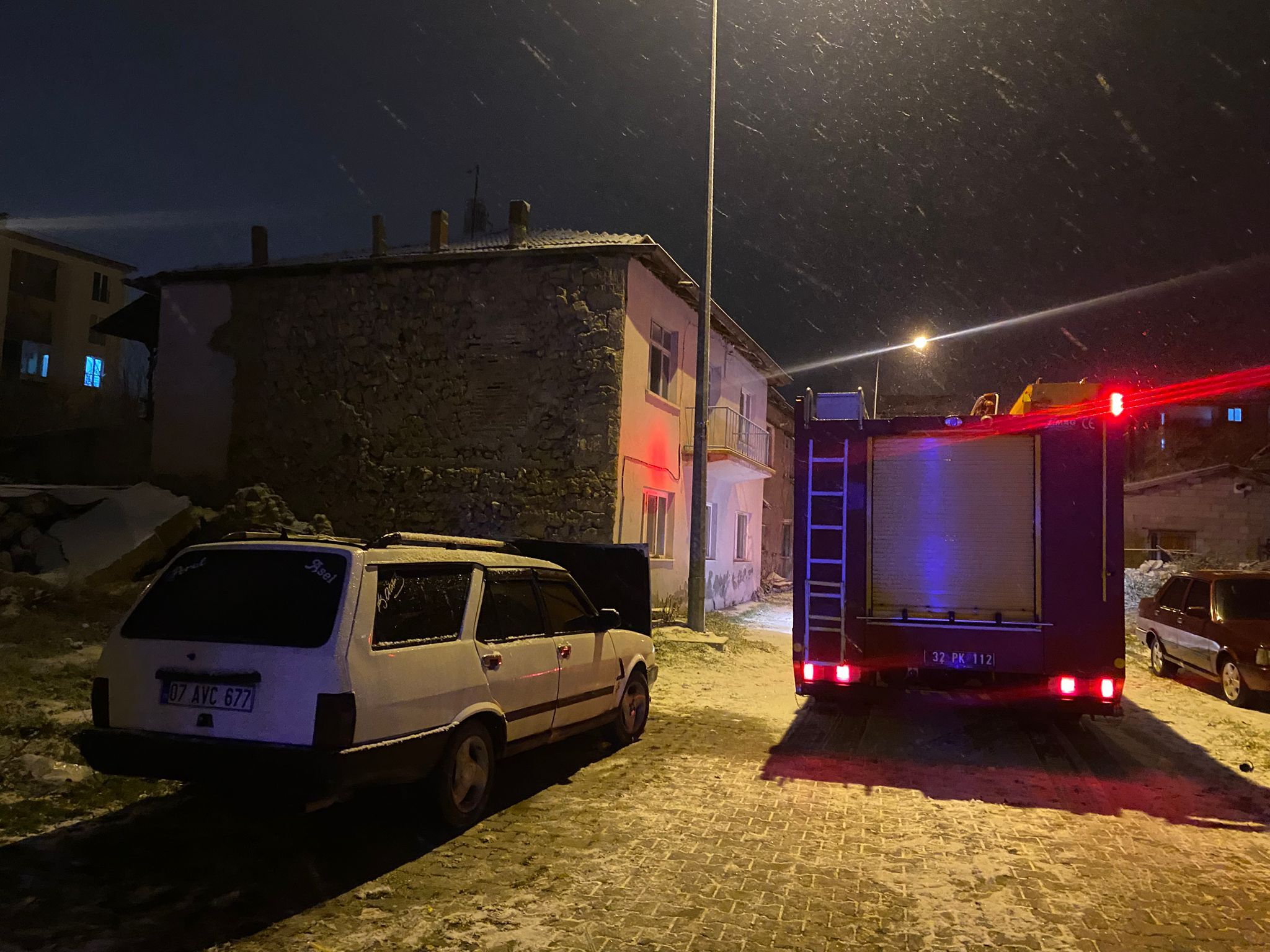 Isparta’da Eş Tartışması Sonrası Araç Yangını 4