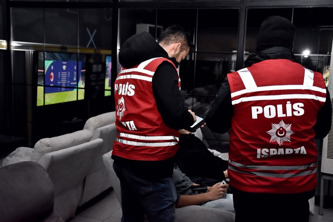 Isparta’da Okul Önleri Ve Asayiş Denetimleri Sürüyor (4)-1