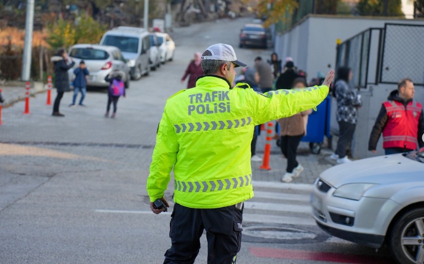 Isparta’da Okul Önleri Ve Asayiş Denetimleri Yapıldı