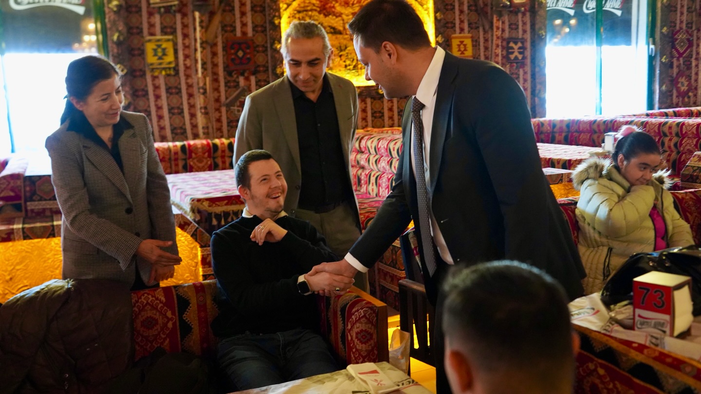 Isparta’da Özel Sporcular Mutlu Çarşamba’da Buluştu! (1)