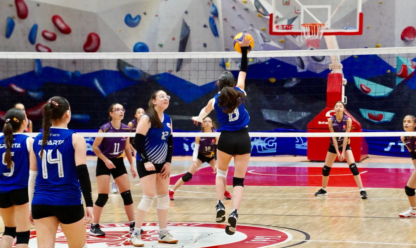 Isparta’da Yıldız Kızlarda Şampiyonluk Heyecanı Sona Erdi! (2)