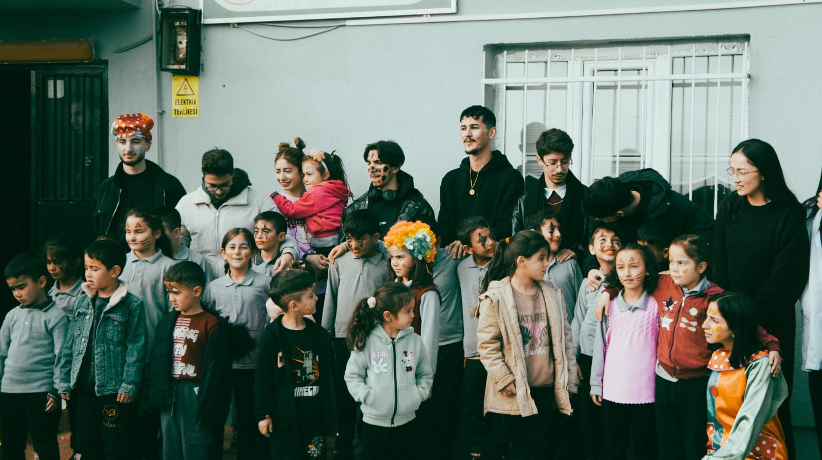 Isubu’lü Gençlerden Minik Kalplere Tiyatro Sürprizi (6)