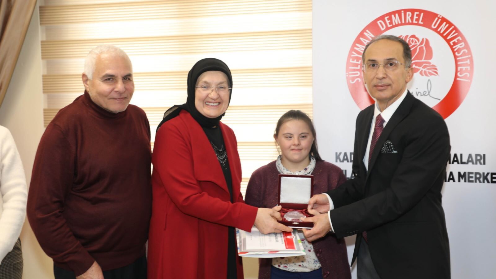 Altıntaş ailesine SDÜ’den özel teşekkür-2