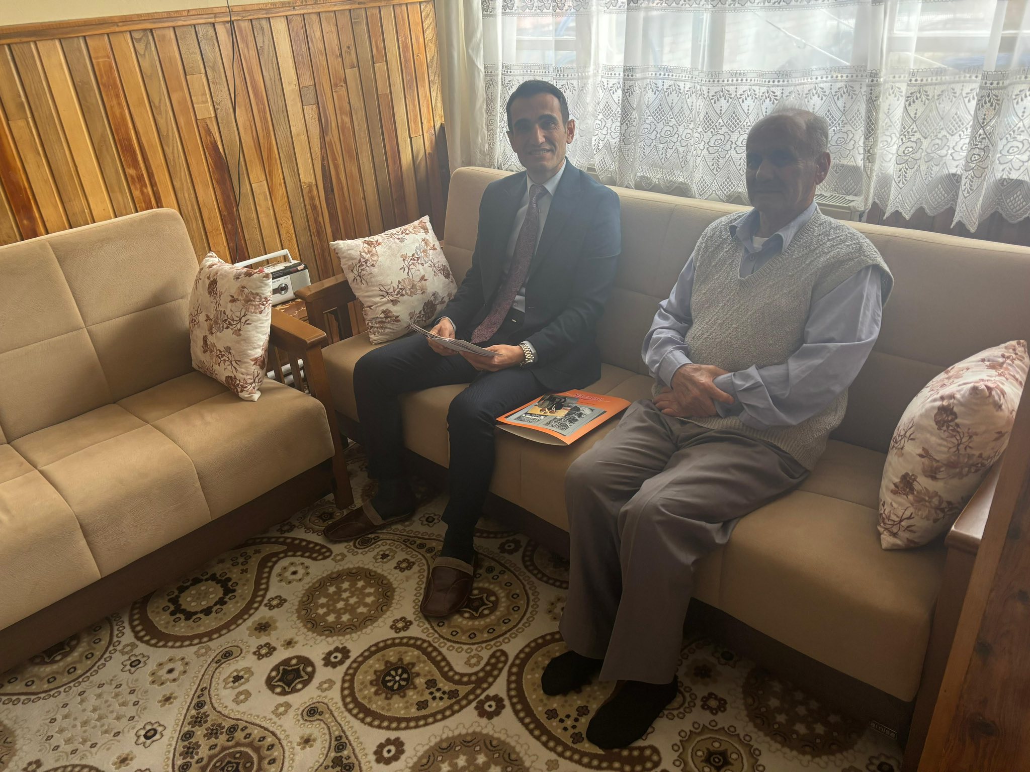 Kaymakam Açıkgöz 66 Yıllık Çifti Ziyaret Etti (1)