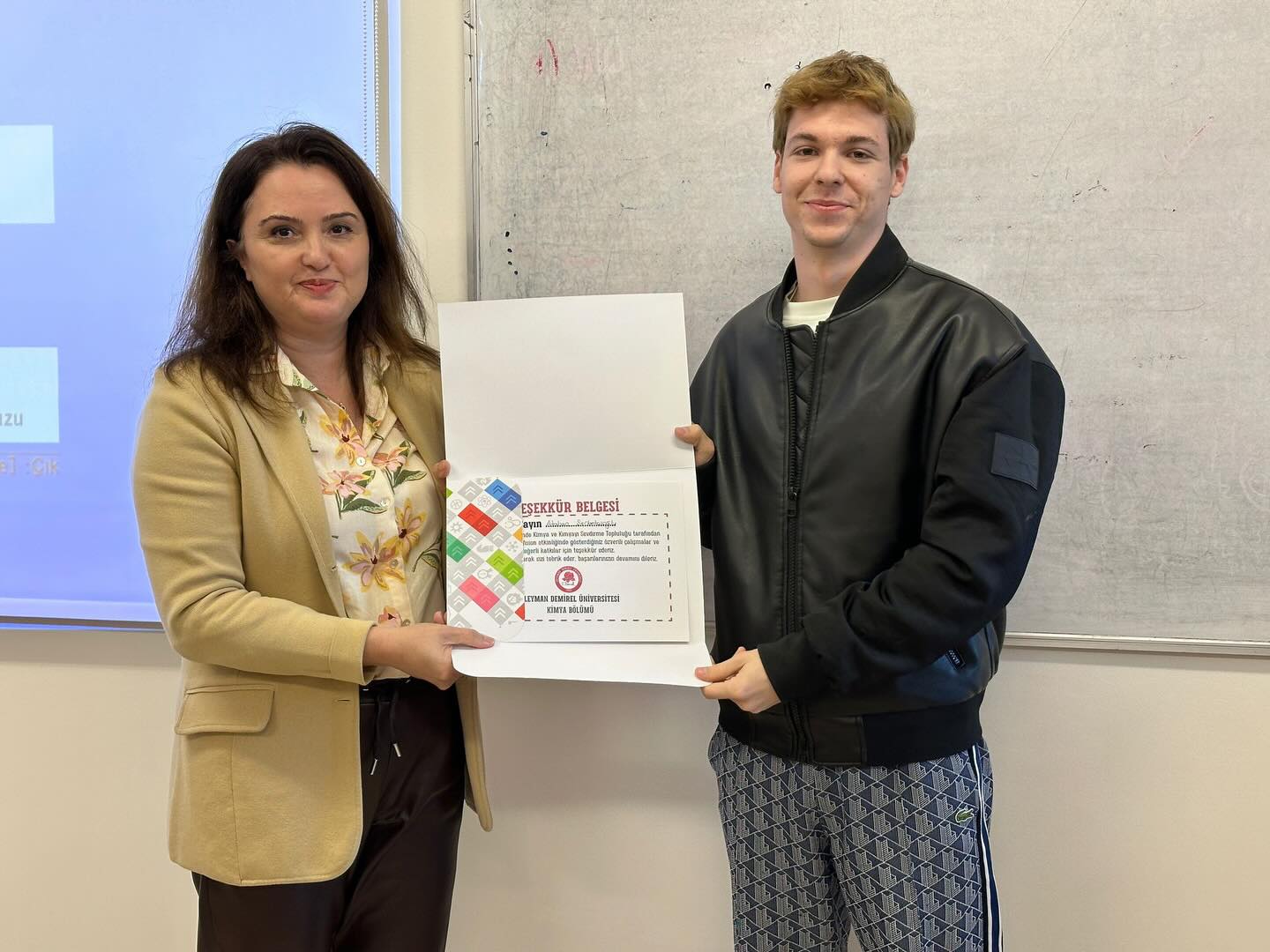 Kimya Ve Kimyayı Sevdirme Topluluğu’na Teşekkür Belgesi Takdimi (3)