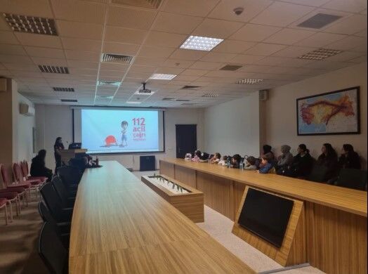 Minik Öğrenciler 112 Acil Çağrı Merkezi Çalışmalarını Yerinde Öğrendi (2)