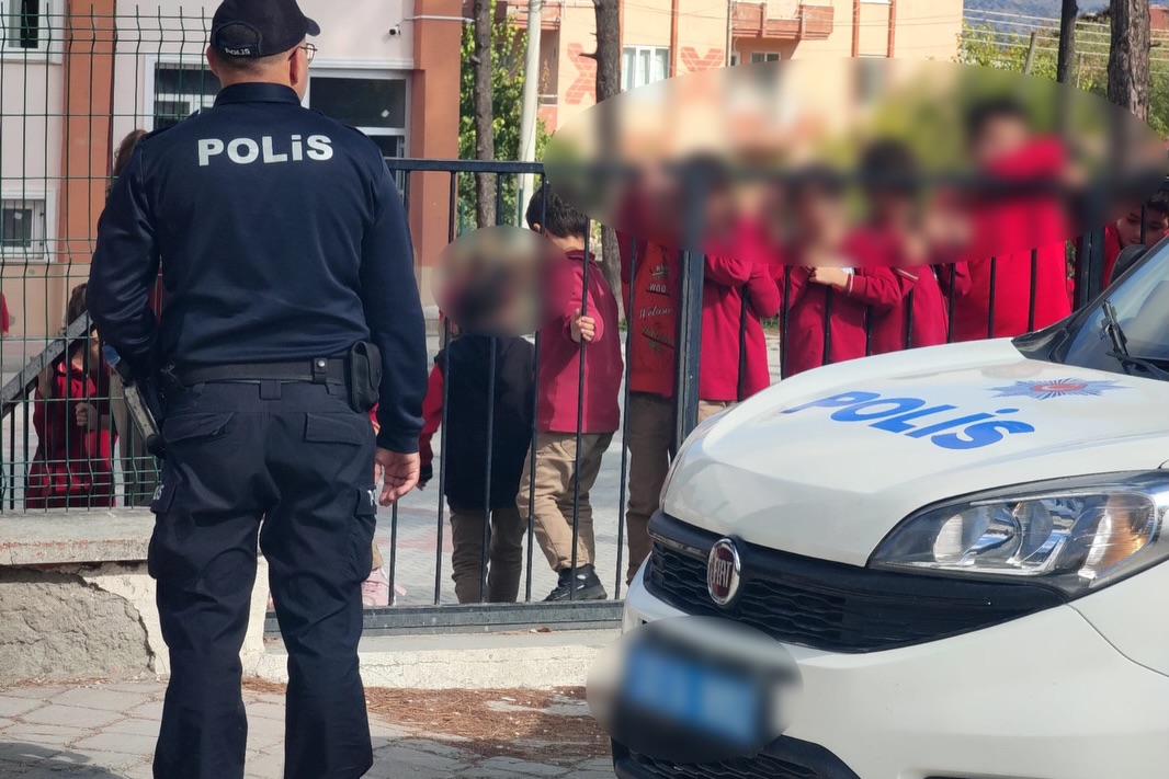 Okul Önleri Ve Yoğun Noktalarda Asayiş Uygulamaları Sürüyor (1)