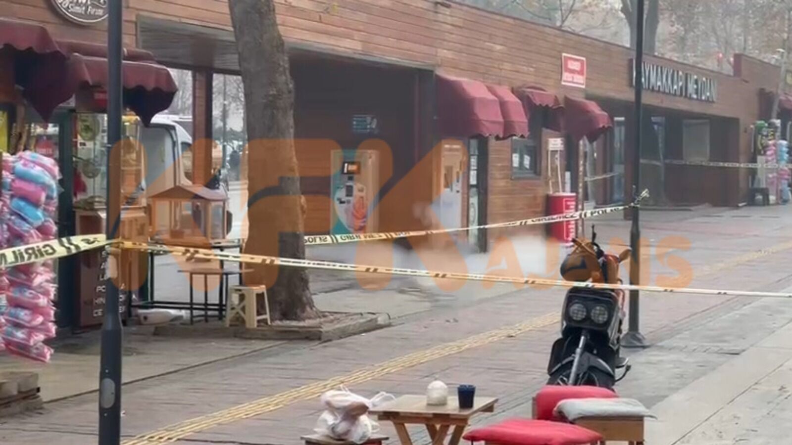 Şüpheli̇ Paket Eki̇plerce İmha Edi̇ldi̇ (1)