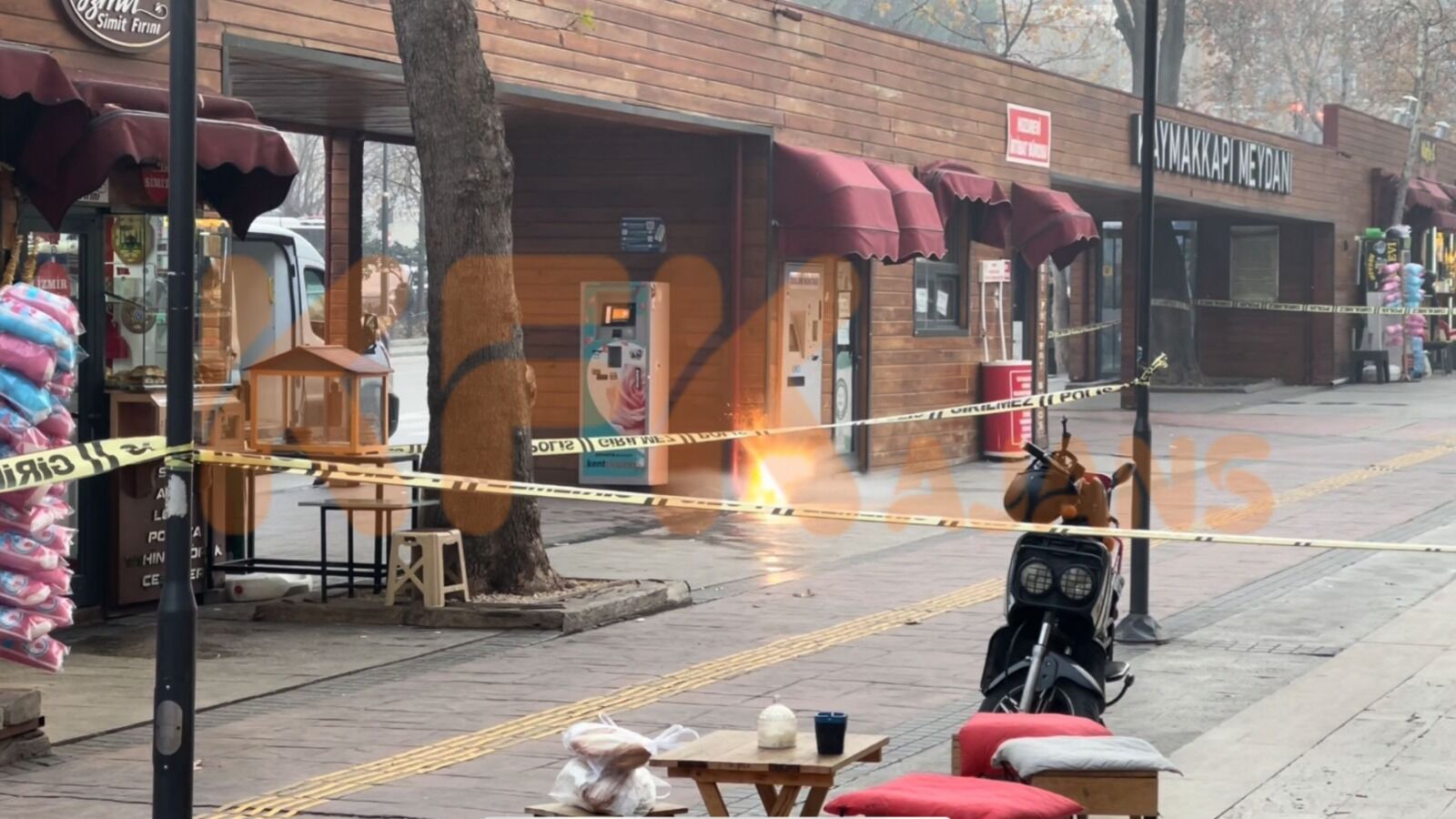 Şüpheli̇ Paket Eki̇plerce İmha Edi̇ldi̇ (3)