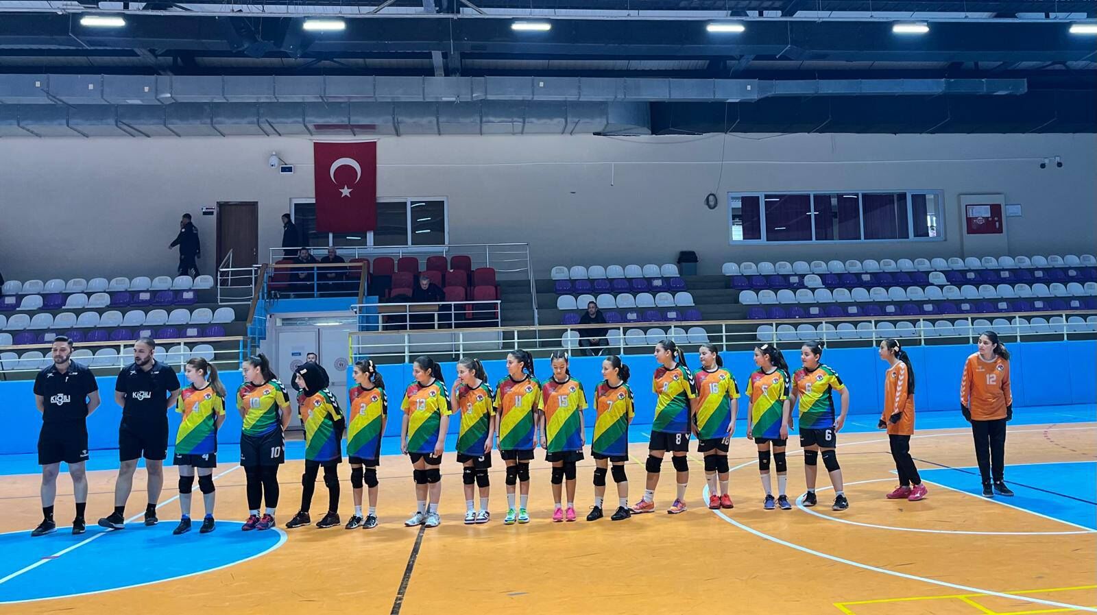 Yedişehitler Ortaokulu Yıldız Kız Hentbol Takımı Isparta’yı temsil ediyor-2